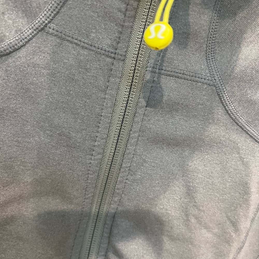 Lululemon define jacket - RARE! 6 - Picture 3 of 4